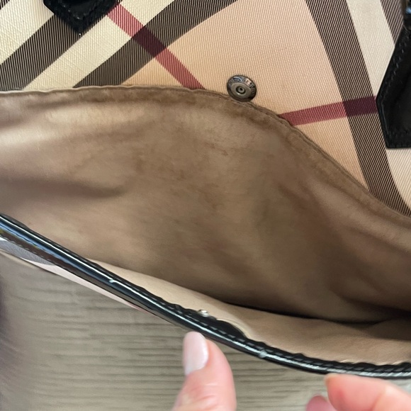 AUTHENTIC Burberry Shopper Tote Patent Trim Nova Check 100% Authentic - Picture 6 of 16